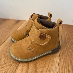 Apakowa Brown Toddler Boots